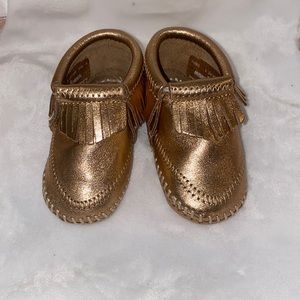 Minnetonka Rose Gold Moccasins